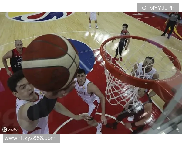 西安篮球队在世界杯中的耐力表现分析与赛场精彩瞬间回顾 西安篮球队在世界杯中的耐力表现分析与赛场精彩瞬间回顾