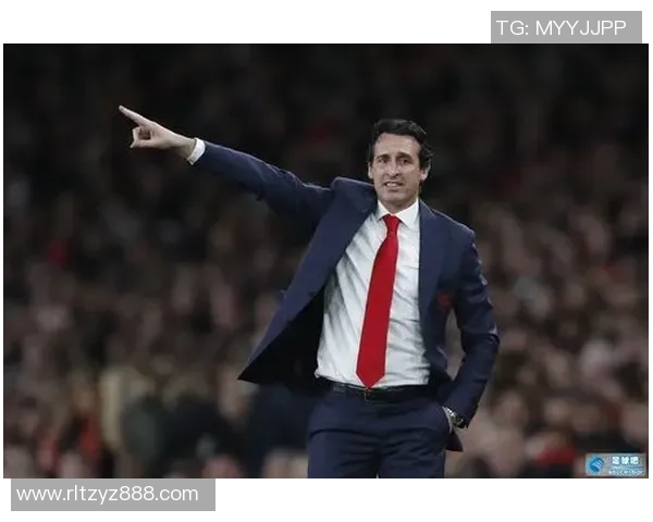 李玮锋:从青涩少年到足球明星的辉煌历程与成就解析 李玮锋:从青涩少年到足球明星的辉煌历程与成就解析