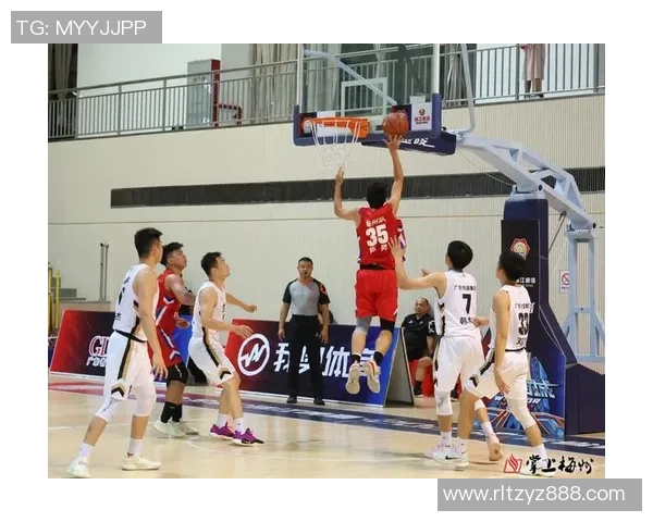 广州篮球队灵活性排名第三展现出色团队配合与战术执行能力